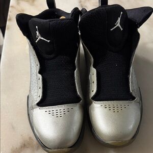Jordan Kids Sneakers in Black and Silver